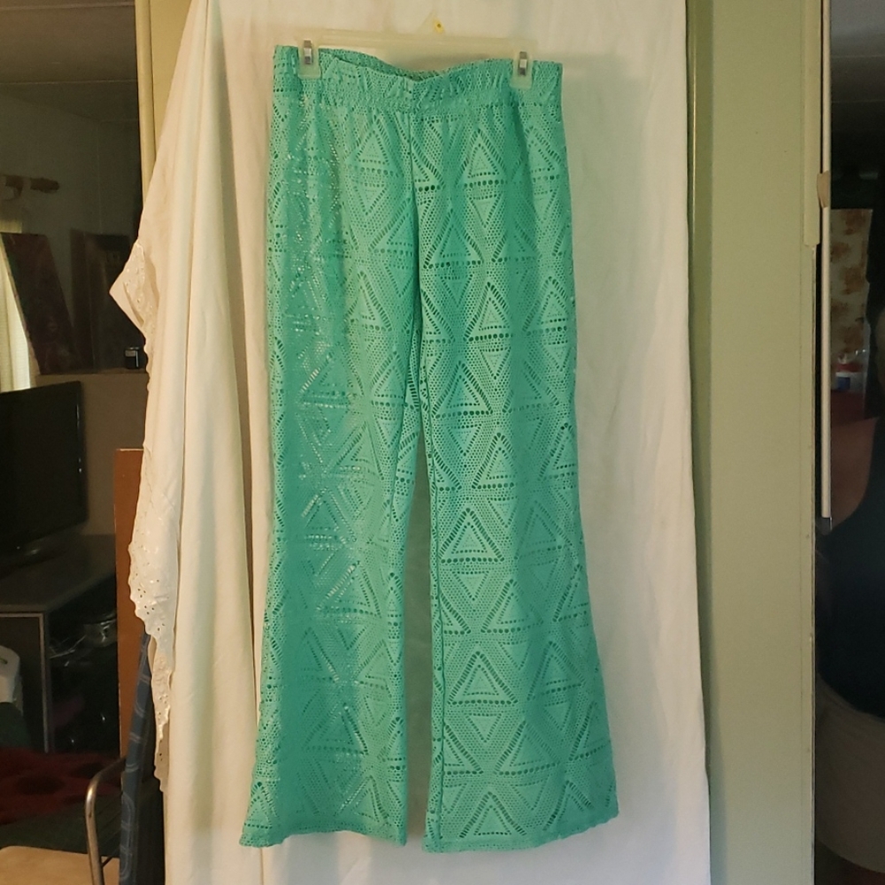 Cutout cover up flares